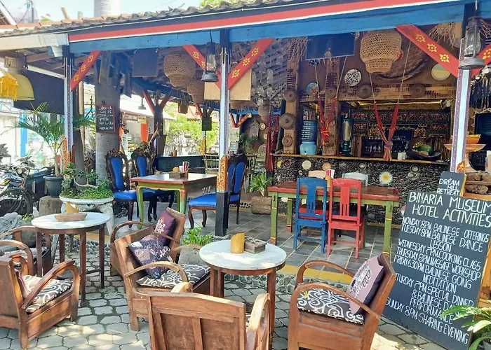 ベッド・アンド・ブレックファスト Lovina Central Hostel *