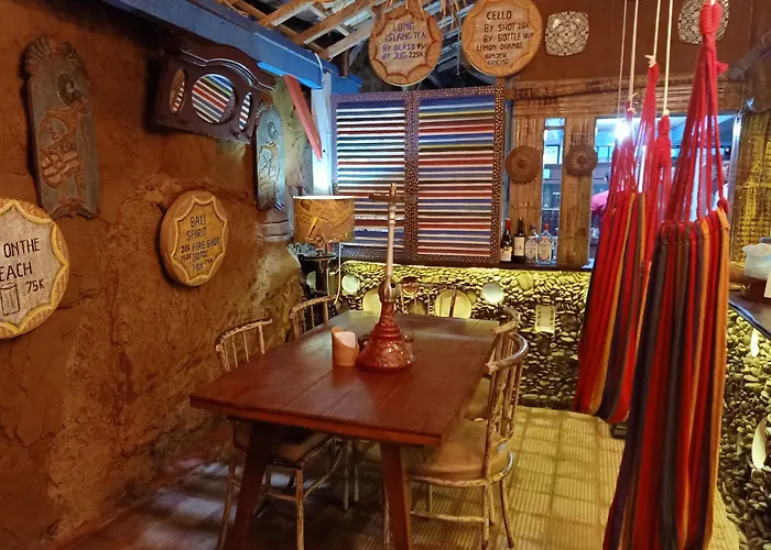 ベッド・アンド・ブレックファスト Lovina Central Hostel *