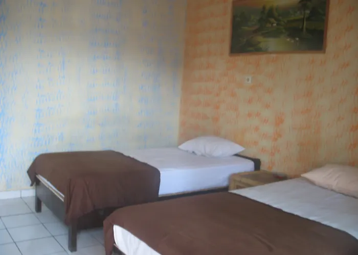 Lovina Central Hostel ベッド・アンド・ブレックファスト *